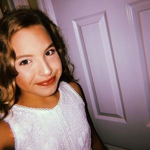 Meet your Posher, Mia